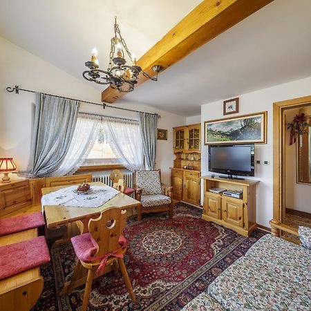 Villa Casanova - Stayincortina Кортіна-д'Ампеццо Номер фото