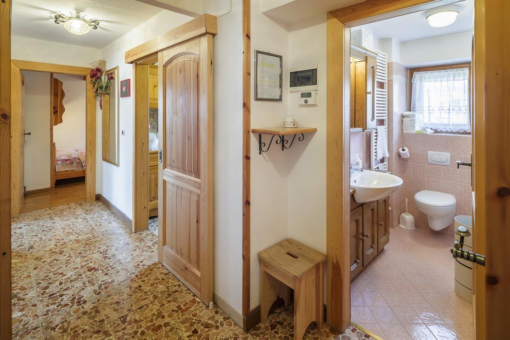 Villa Casanova - Stayincortina Кортіна-д'Ампеццо Номер фото