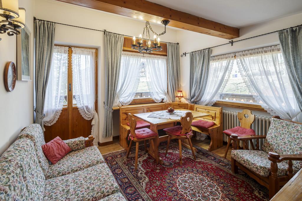 Villa Casanova - Stayincortina Кортіна-д'Ампеццо Номер фото