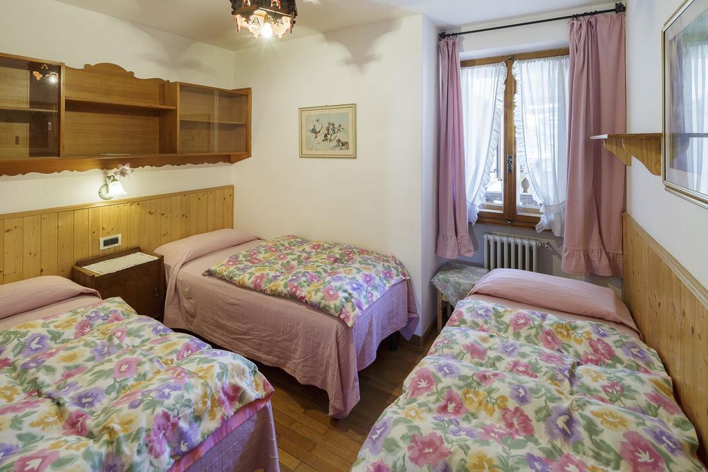 Villa Casanova - Stayincortina Кортіна-д'Ампеццо Номер фото