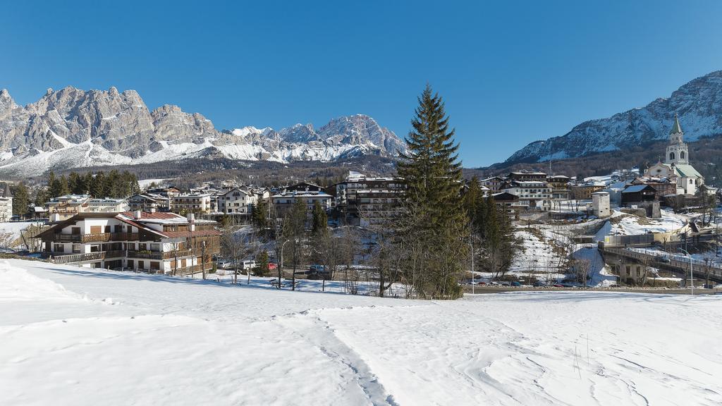 Villa Casanova - Stayincortina Кортіна-д'Ампеццо Номер фото