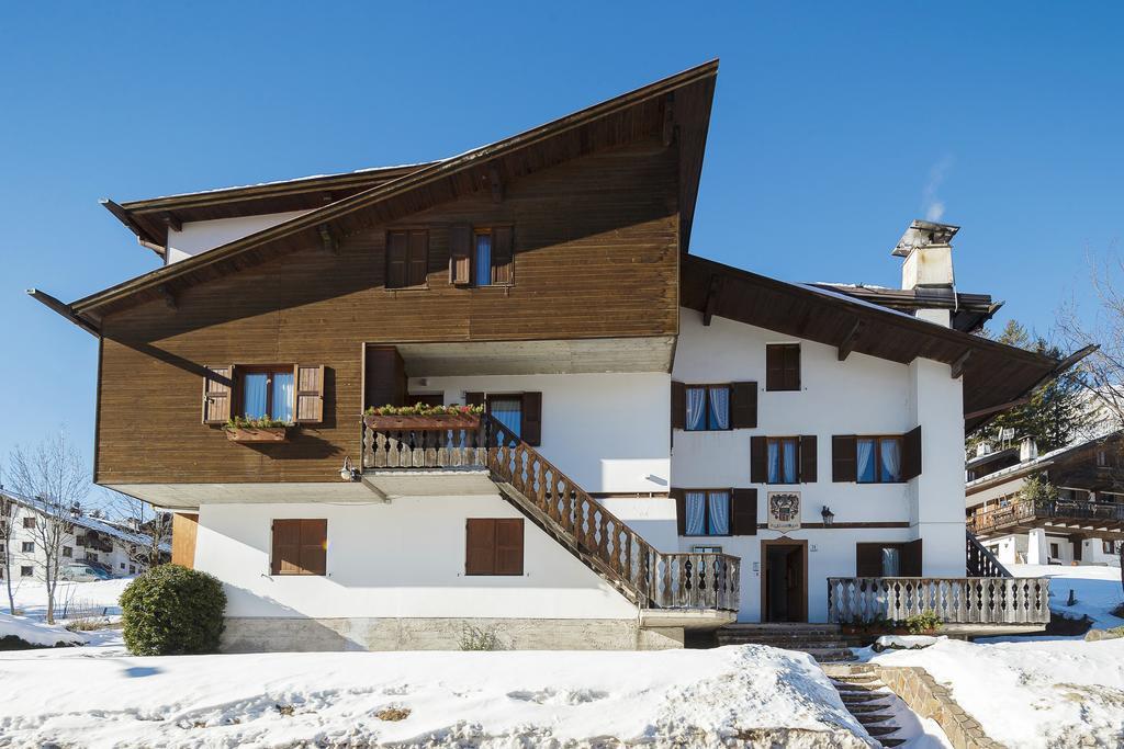 Villa Casanova - Stayincortina Кортіна-д'Ампеццо Номер фото