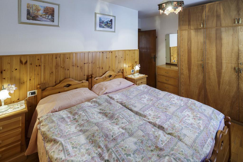 Villa Casanova - Stayincortina Кортіна-д'Ампеццо Номер фото